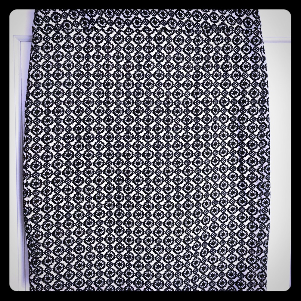 Ann Taylor Pencil Skirt Black & White Sz12